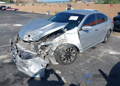 2018 Nissan Altima 2.5 Sv z USA, uszkodzony, nr VIN 1N4AL3AP7JC254366